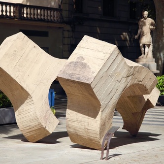 La Rambla (escultura "Lugar de encuentros, d'Eduardo Chillida)